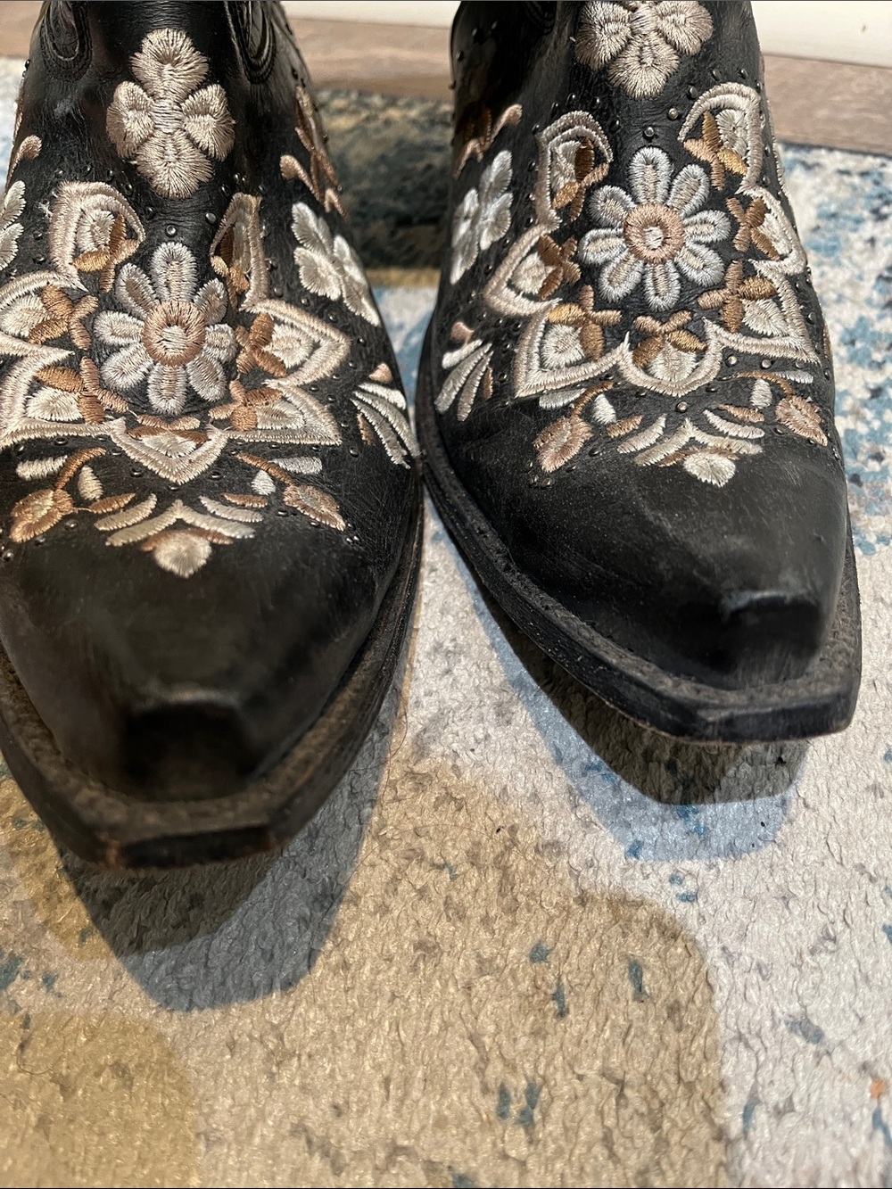 Old Gringo Black Leather Western Boots with Cream & Blush Embroidery - Picture 10 of 12